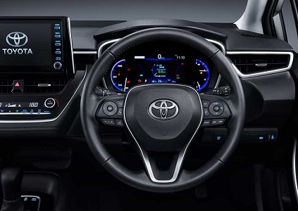 Int Toyota Corolla Altis (4)